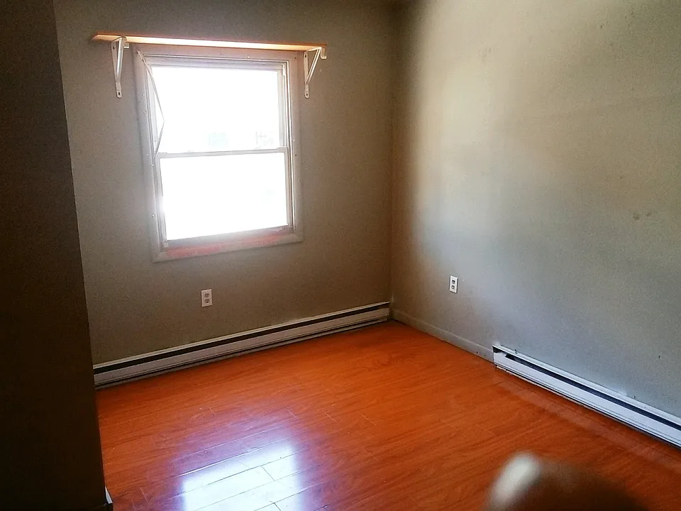 264 Laurel St #1
