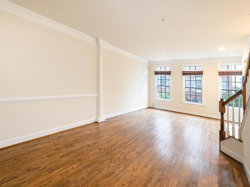living /dining area