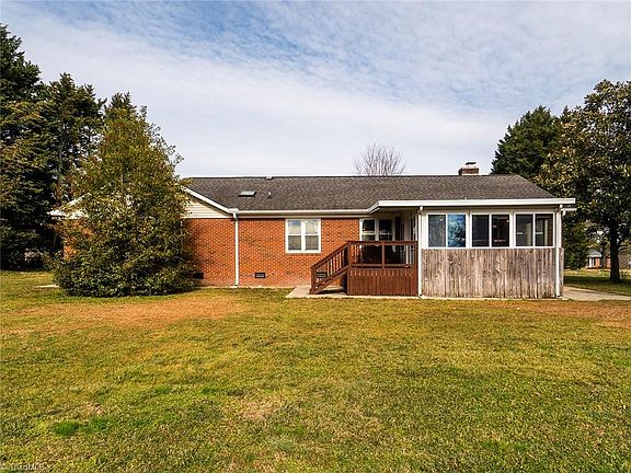 3rd image of 4524 Fence Dr