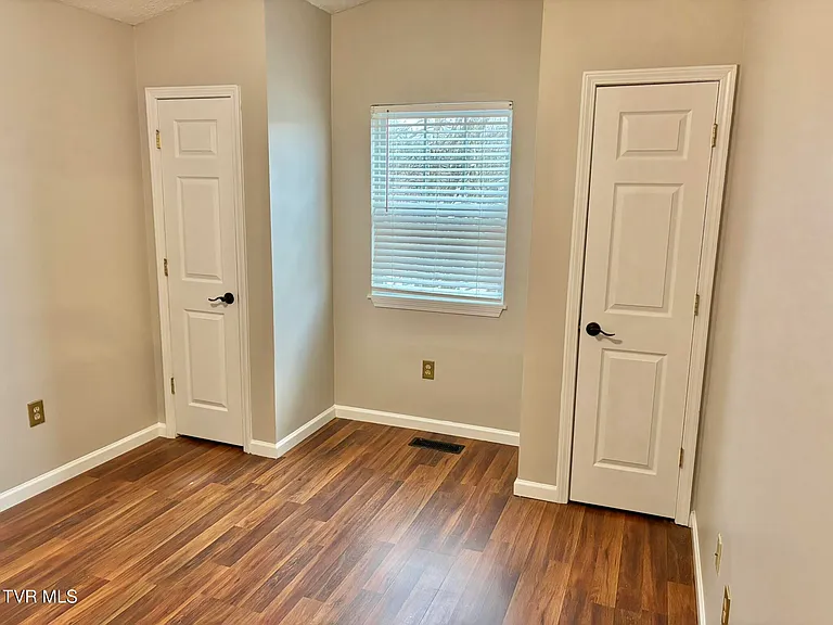 1023 Justus Dr — Photo 10