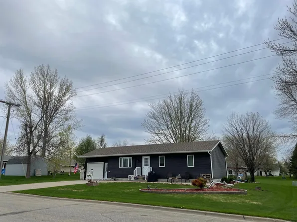 1007 Centre St, Sauk Centre, MN 56378