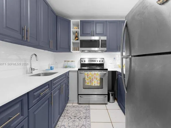 325 NW 72nd Ave APT 308, Miami, FL 33126
