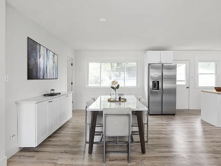 207 Stephen Ct — Photo 8