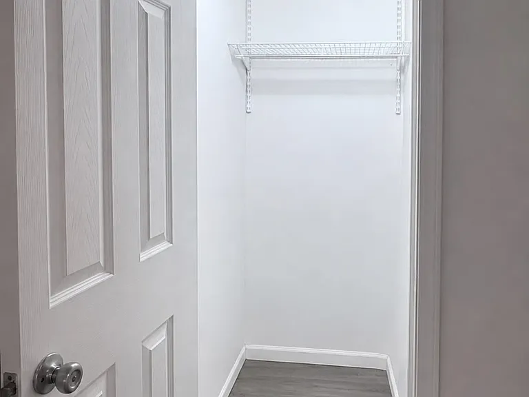 288 S Lenox Ave #1 — Photo 7