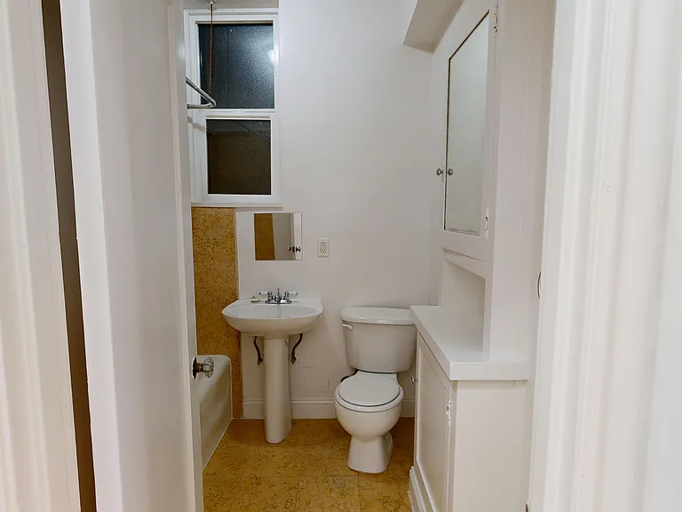 1735 Van Ness Avenue — Photo 9
