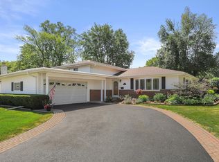 3431 Bellwood Ln, Glenview, IL 60026