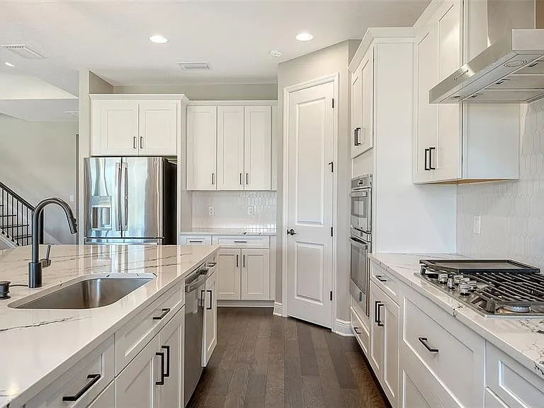 16905 Sweetwater Village Dr — Photo 17