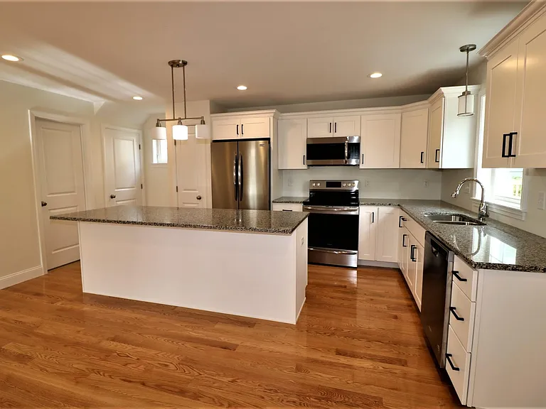 121 Hillcrest Ave — Photo 4