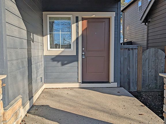 2nd image of 2942 SE Marston Ave