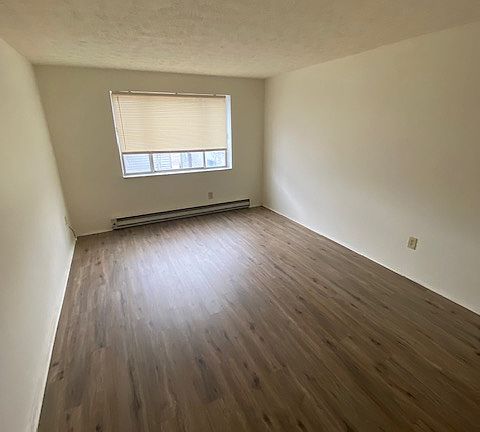 5th image of 425 Mill St APT 13