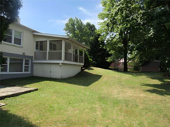 2nd image of 3109 Mountain View Dr