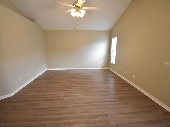 4th image of 28702 Cottagewood Dr