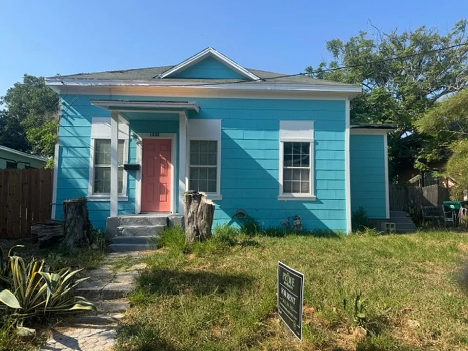 1008 Marguerite St