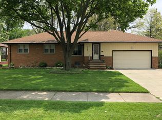 7243 Craigmere Dr, Middleburg Heights, OH