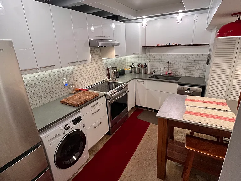 804R S 6th St #D — Photo 7