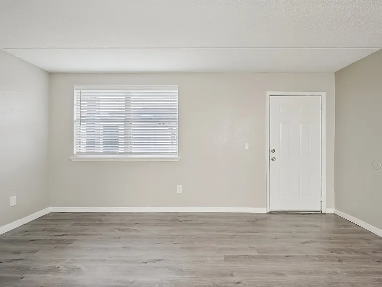 Serenity Lake Apartments — Photo 35