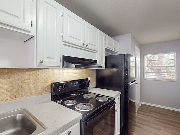 Kitchen Area (1 Bedroom)
