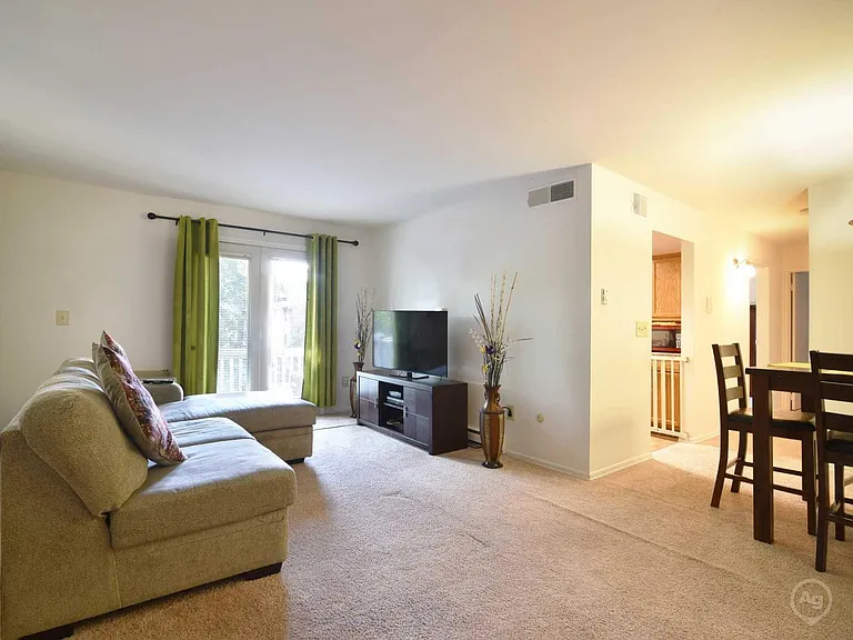 16 Mill Creek Dr — Photo 1