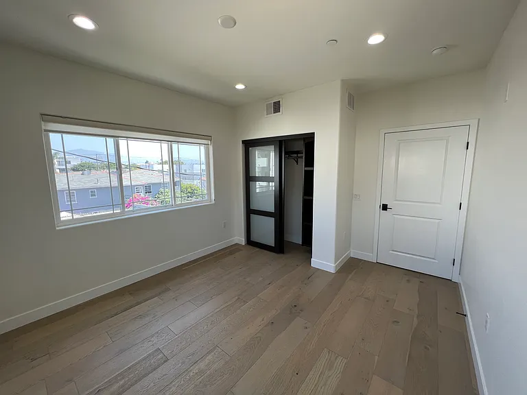 5019 Maplewood Ave #105 — Photo 23