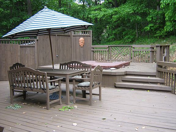Multi level deck with hot tub