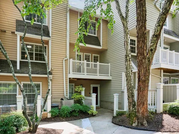 5821 Inman Park Cir APT 350, Rockville, MD 20852