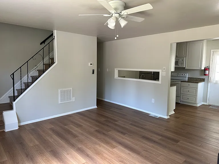 546 Nautilus Dr — Photo 3