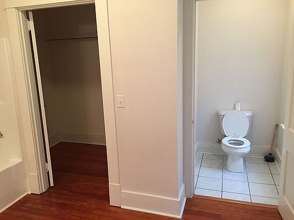 Master Bath w/Walk in Closet
