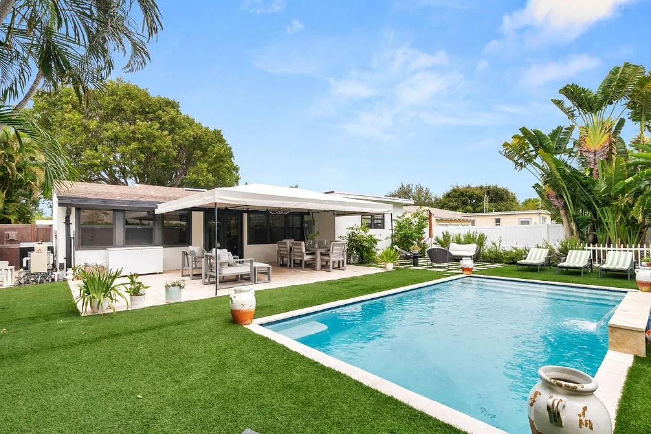 3 bed, 1414 sqft, $9,000 — Photo 1