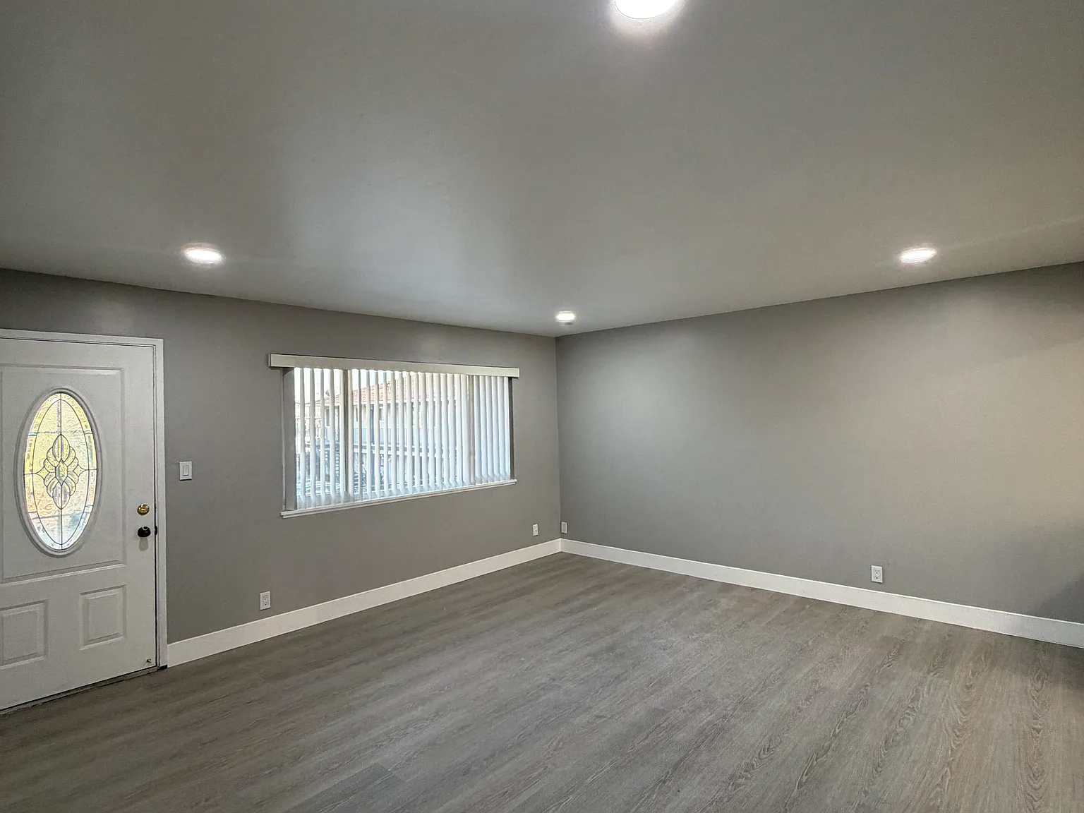 2 bed, 900 sqft, $2,700 — Photo 2