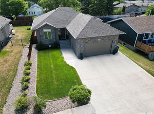 406 3rd St W, Wilkie, SK S0K4W0