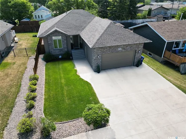 406 3rd STREET W, Wilkie, SK S0K 4W0