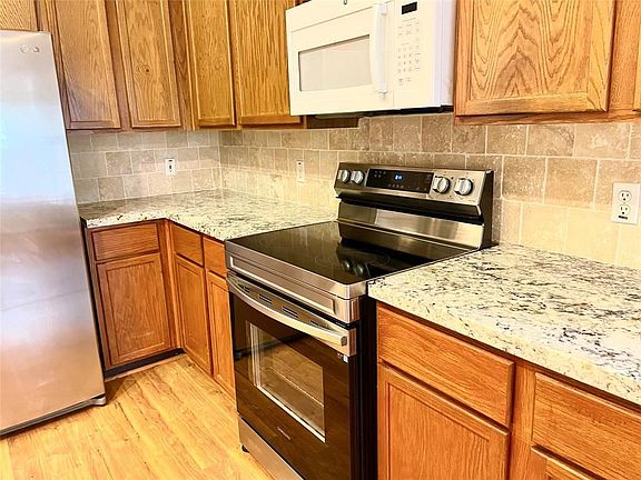 2nd image of 6834 Catarina Cir
