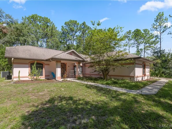 740 N Heathrow Dr, Lecanto, FL 34461