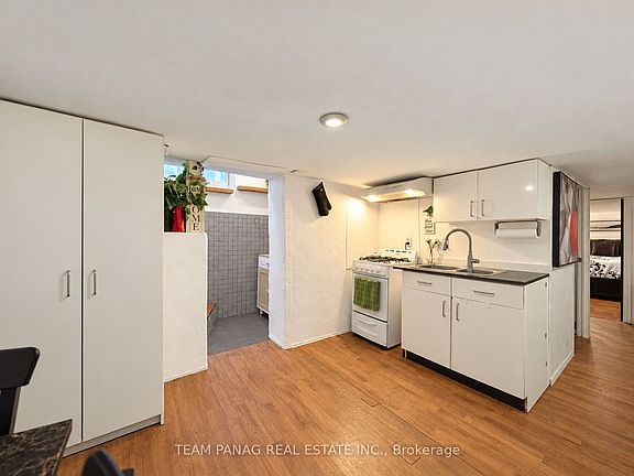 5th image of 1314 Dupont St