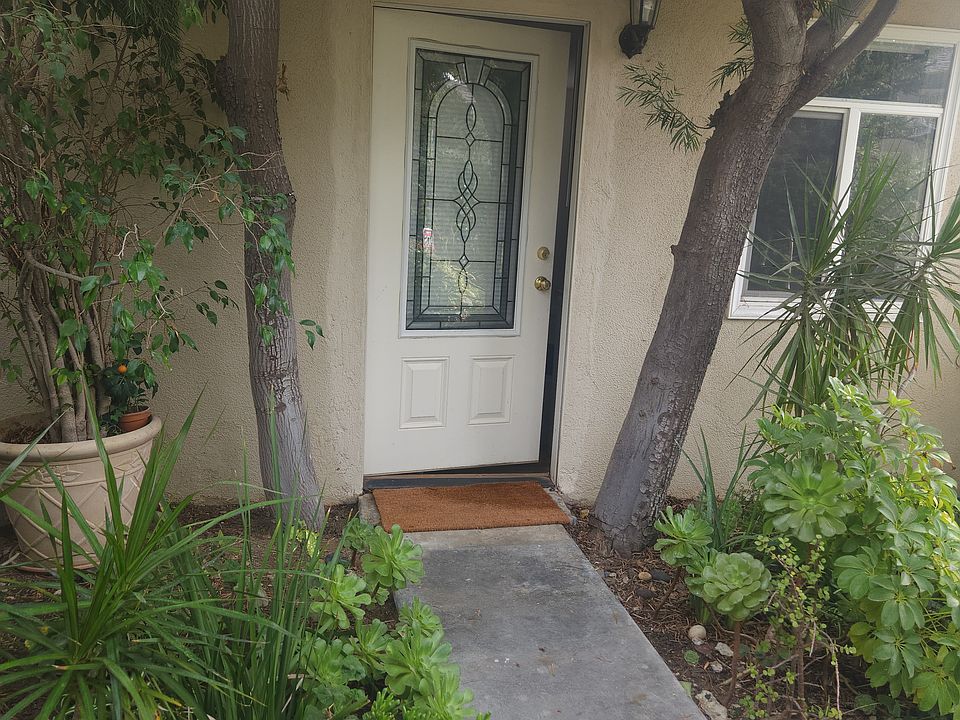 1st image of 16461 Sloan Dr