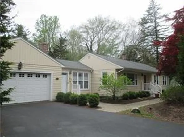 470 Division St, East Greenwich, RI 02818