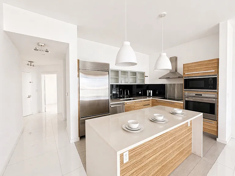 2020 N Bayshore Dr #2909 — Photo 11