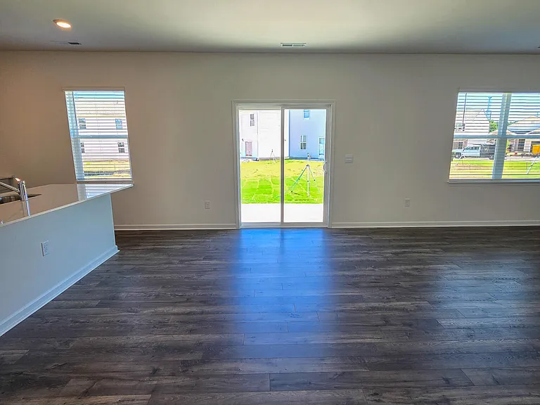 877 Bullhorn Dr — Photo 15