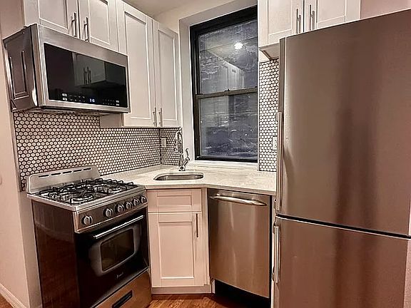 3rd image of 152 8th Ave APT 3N