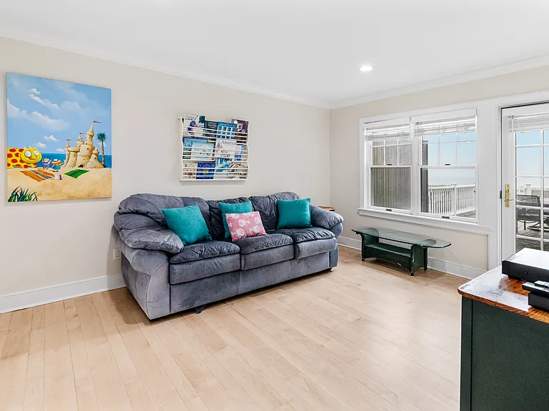 329 Dune Rd — Photo 27