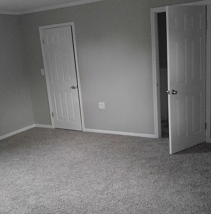 5th image of 2440 Finley Ave