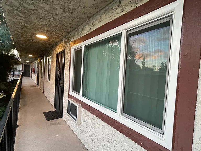 8800 Cedros Ave — Photo 21