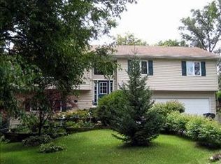 7711 Preston Dr, Wonder Lake, IL 60097