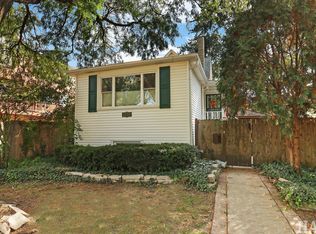 1751 Dewes St, Glenview, IL 60025