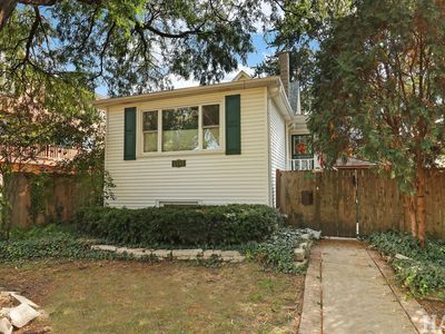 1751 Dewes St, Glenview, IL, 60025