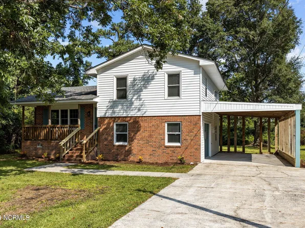214 Russell Street, Beaufort, NC 28516