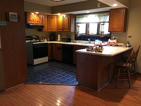 Open Kitchen lots of sun