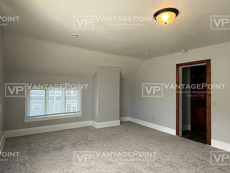 220 S Maple Ave — Photo 13