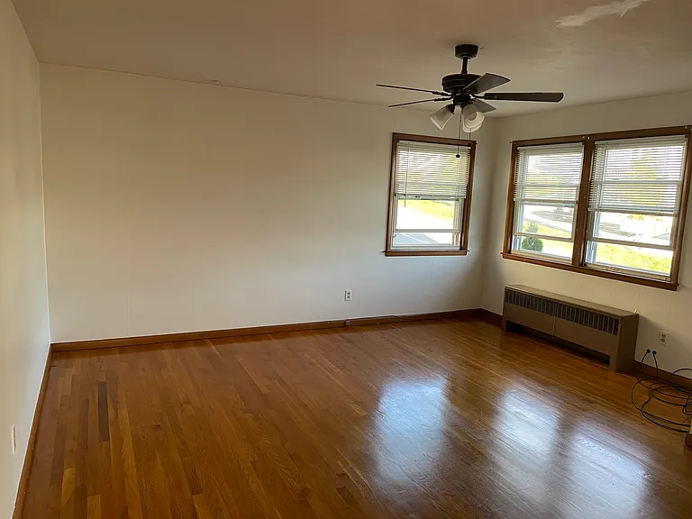 100 Pilgrim Ave #2A — Photo 6