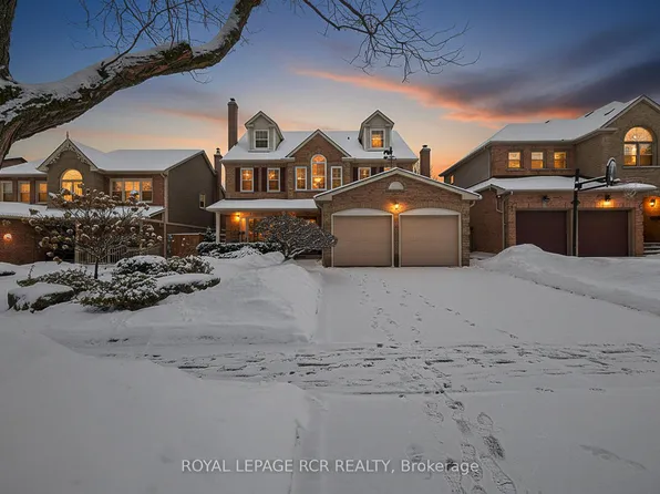 27 Kennett Dr, Whitby, ON L1P 1L5